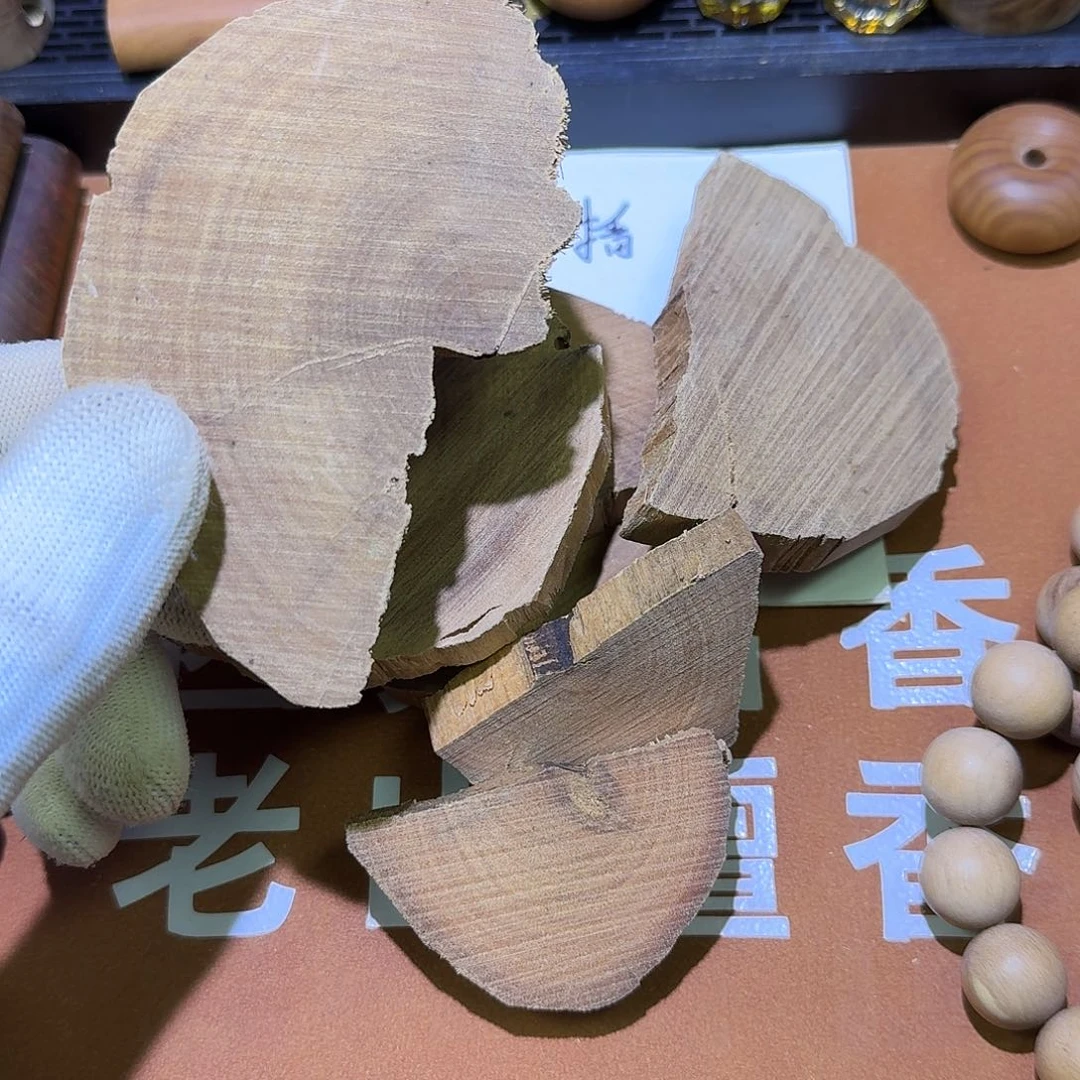 檀香木老山檀香原料断裂