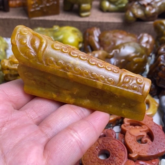蛇纹石玉未镶嵌颈饰16