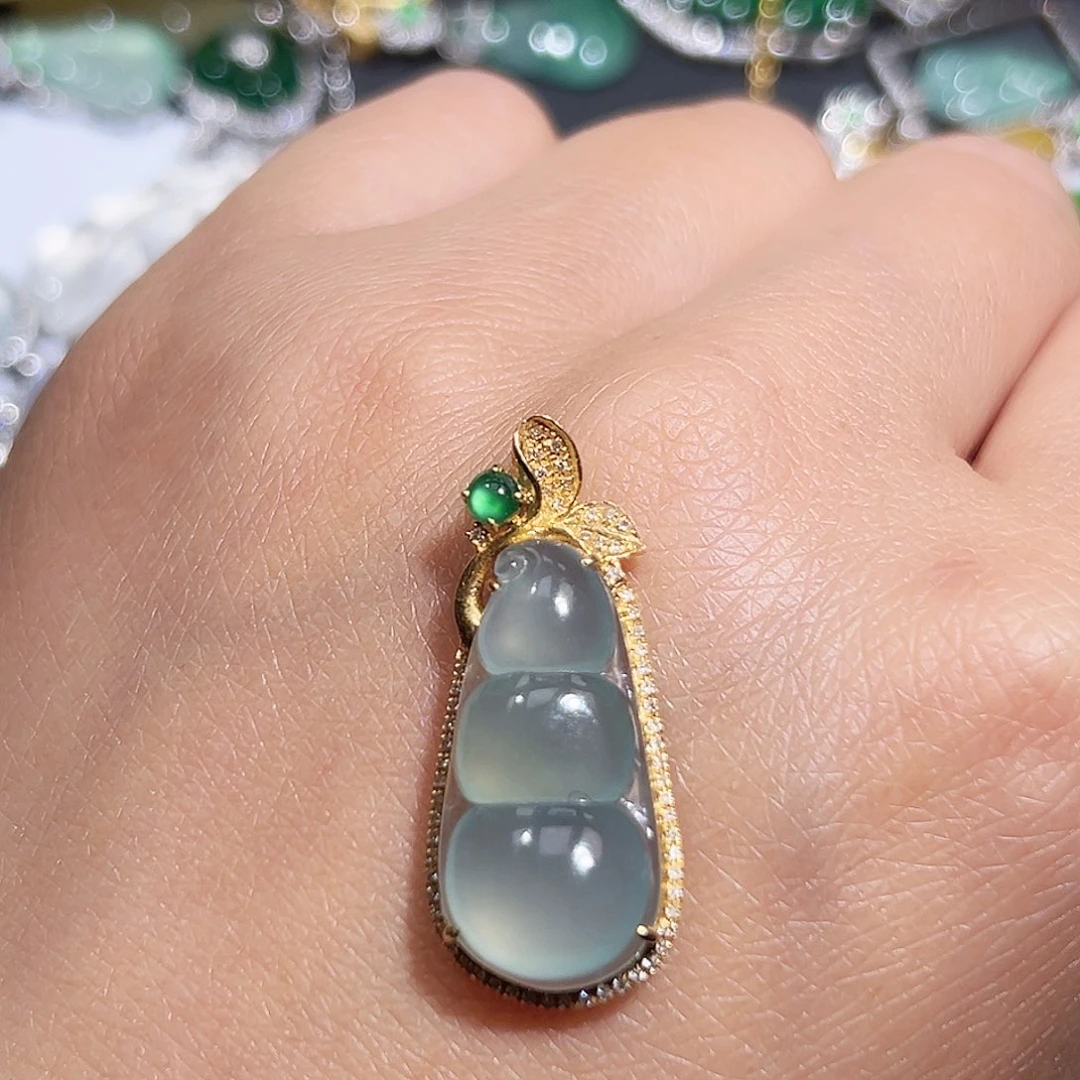 翡翠吊坠(不含链)18K金镶嵌