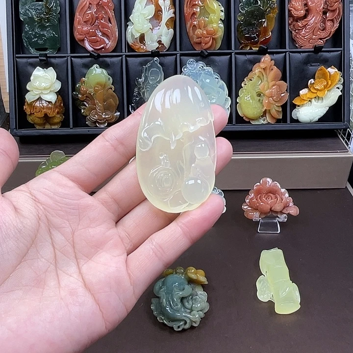 蛇纹石玉未镶嵌吊坠(不含链)
