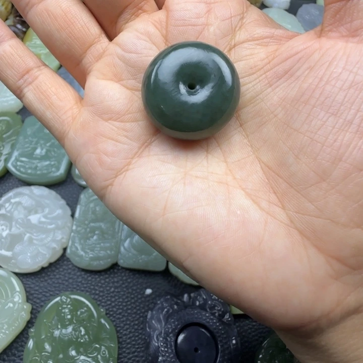 和田玉未镶嵌珠宝奇石