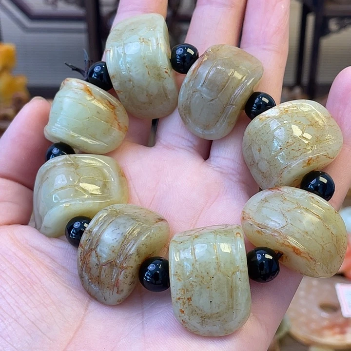 未镶嵌和田玉（糖玉）挂件