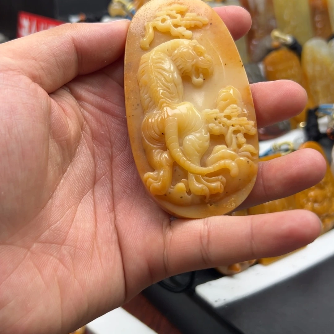 石英质玉（黄龙玉）未镶嵌多样性发货，发其一
