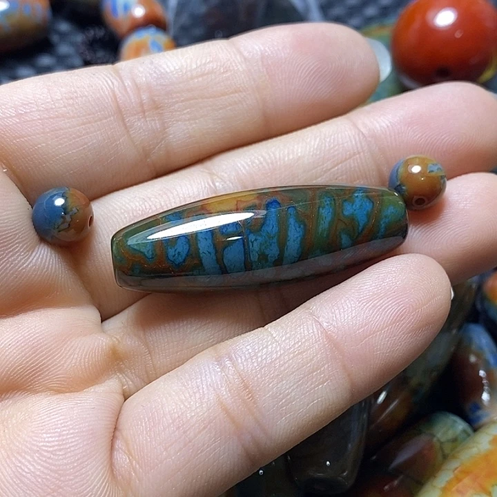 闷***瓶未镶嵌颈饰玛瑙/玉髓