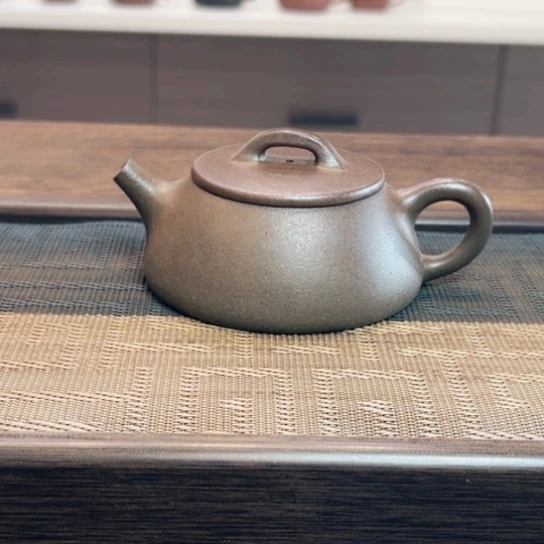 紫砂茶壶黄龙山原矿底槽清柴烧半手工（130 cc）