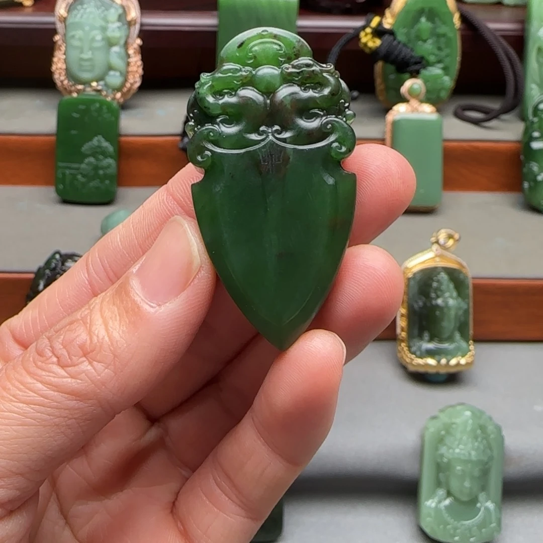 未镶嵌和田玉挂件