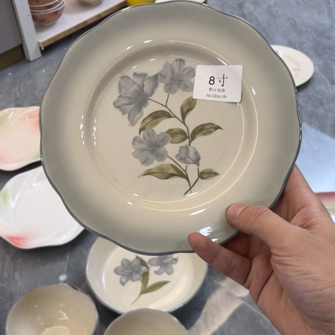 陶瓷微瑕餐具介意勿拍，满18飞！