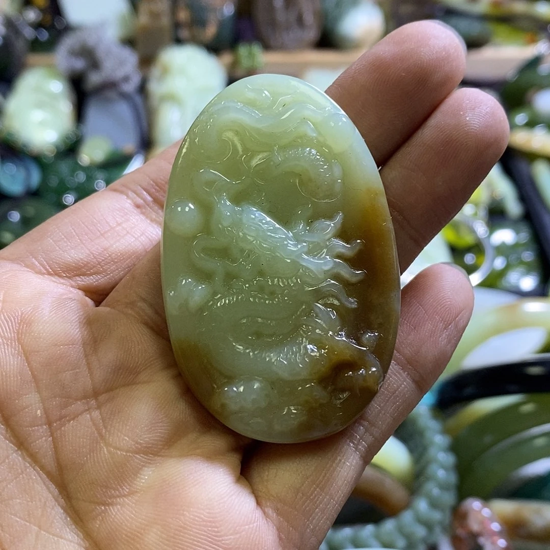 颈饰未镶嵌和田玉一个