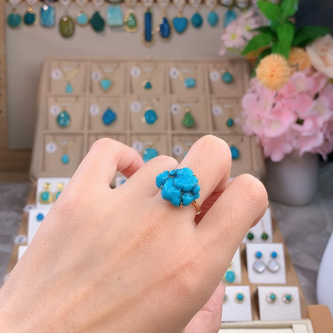 绿松石18K金镶嵌戒指