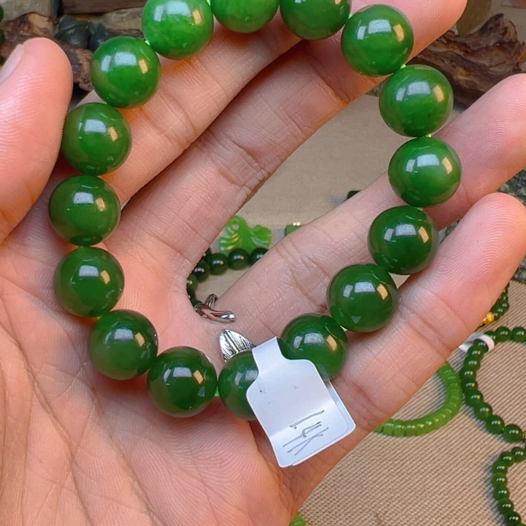 岁***吉和田玉（碧玉）未镶嵌颈饰