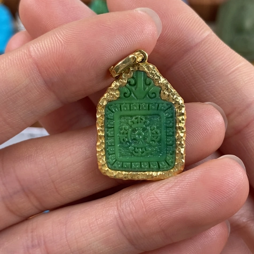 绿松石未镶嵌。九宫