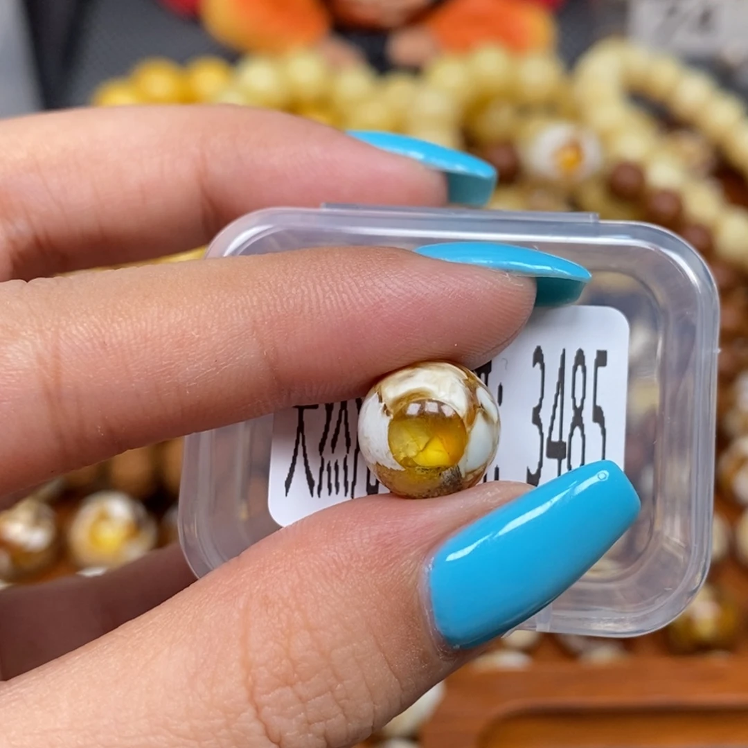 蜜蜡未镶嵌珠宝奇石3485