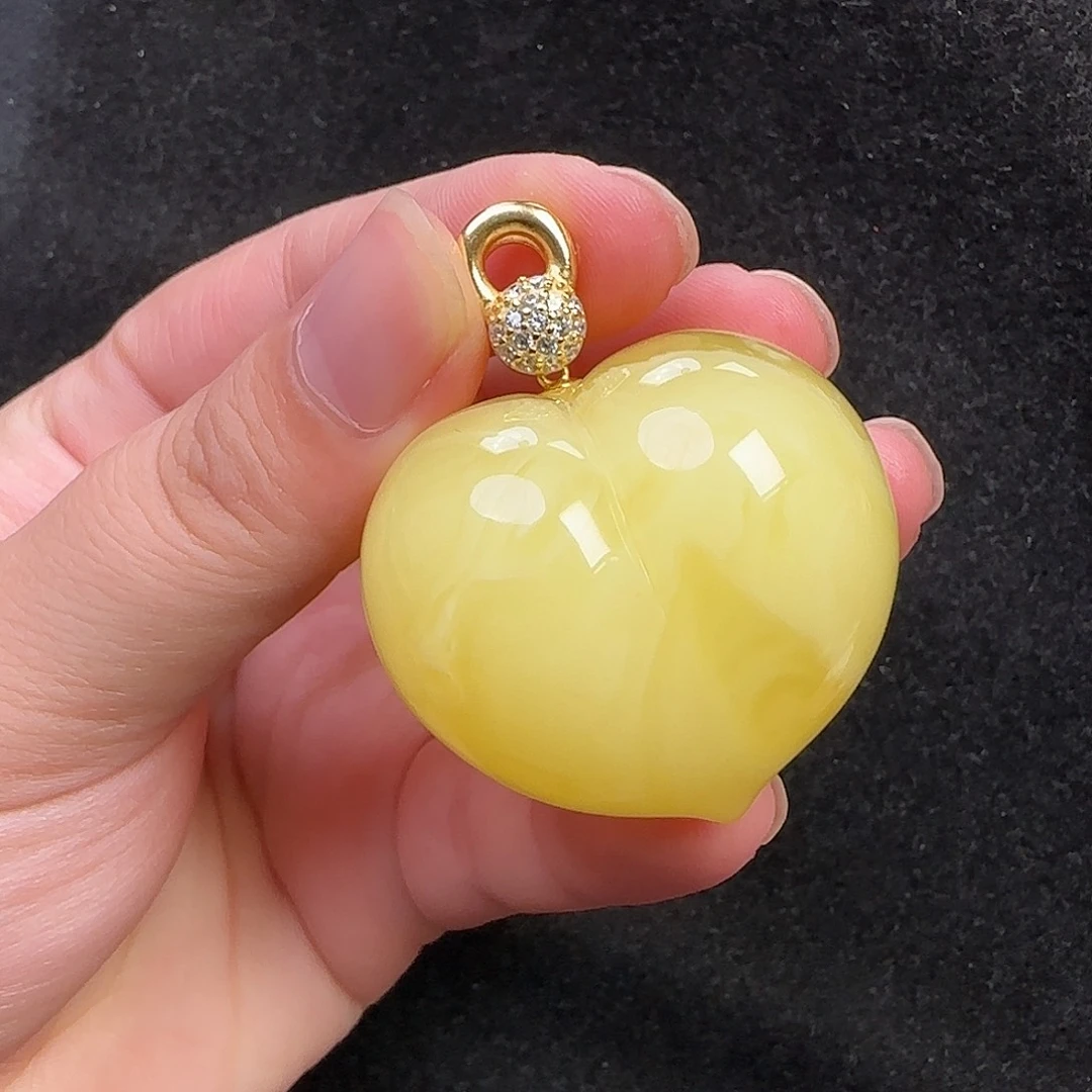 蜜蜡未镶嵌珠宝奇石