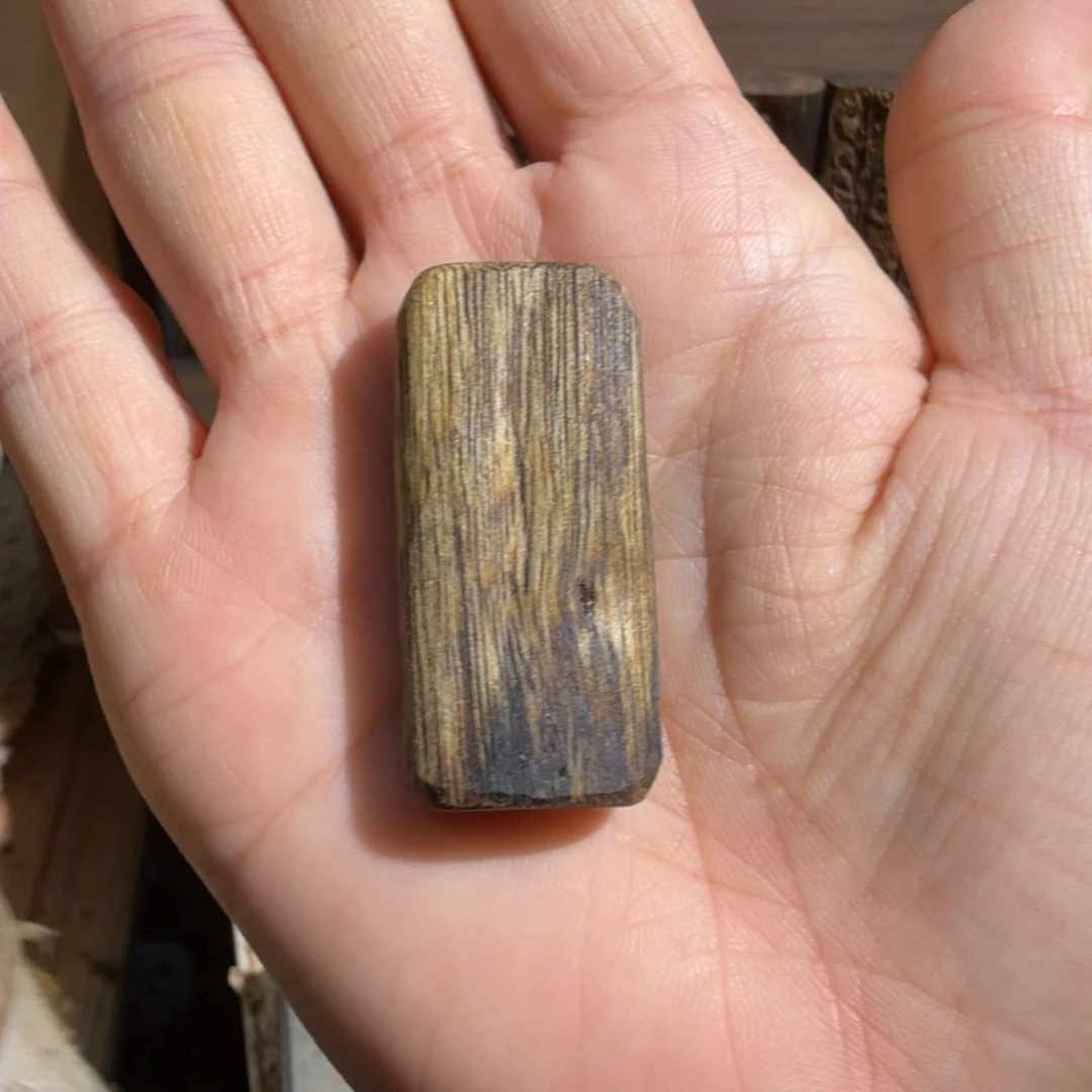 吊坠沉香白棋楠吊坠素牌3.2克