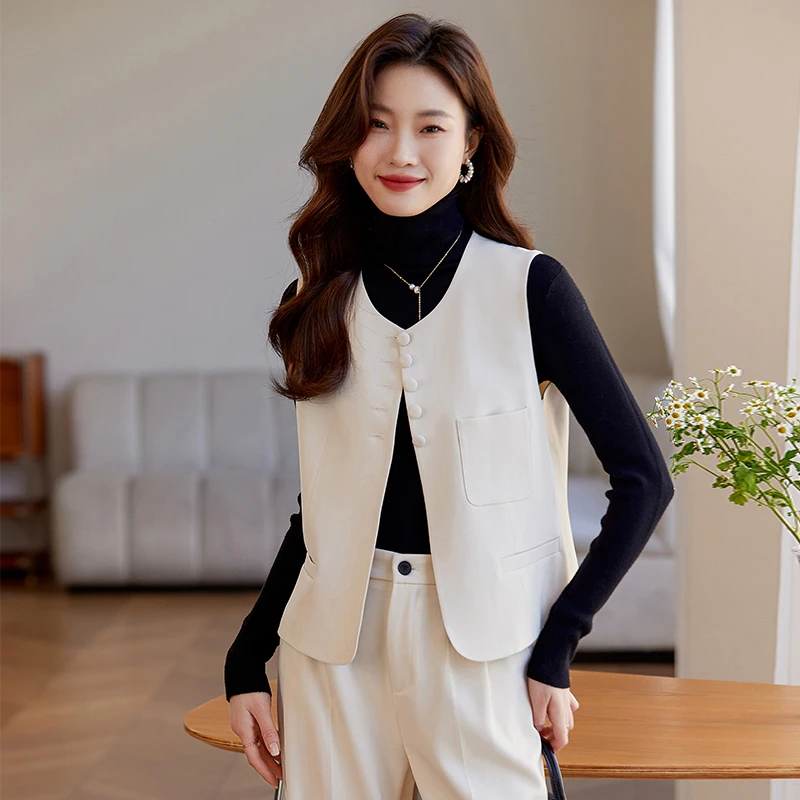 米白色马甲洋气女秋季2026新款小香风短款小个子坎肩马夹背心外穿