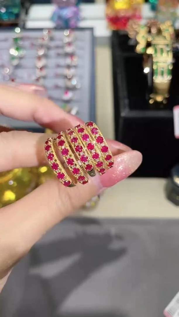 18K金镶嵌天然红宝石戒指排戒 多样性发其一