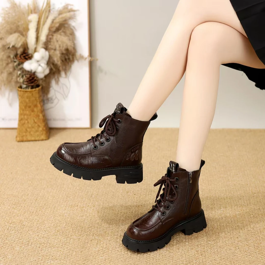英伦风马丁靴女2025年秋冬新款百搭防水短靴系带保暖圆头厚底棉靴