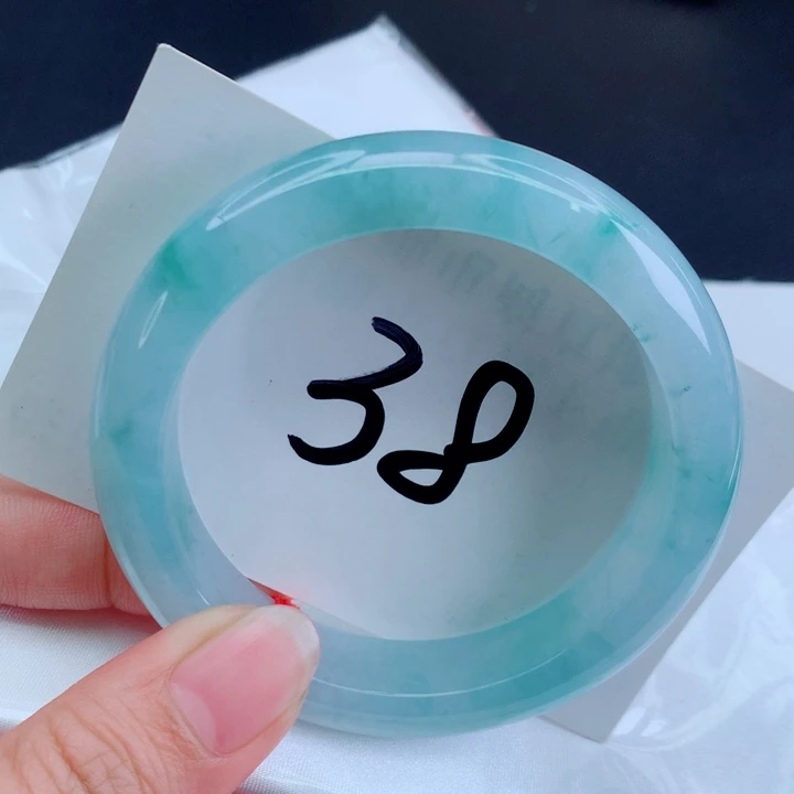 翡翠手镯未镶嵌正