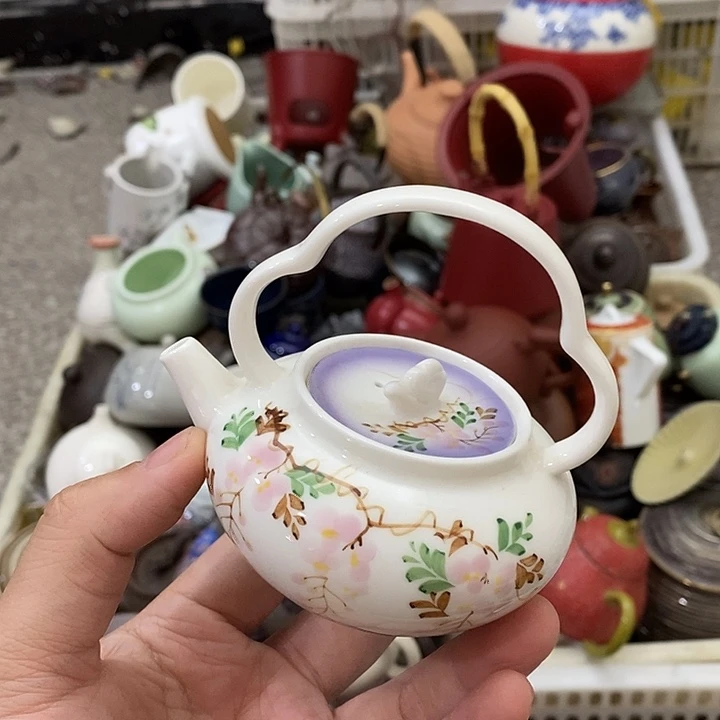 陶瓷艺术品及陶瓷壶