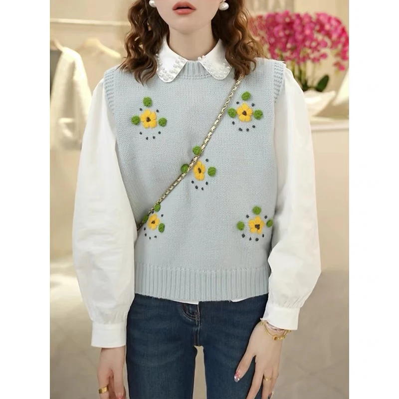 2025春秋叠穿马甲女宽松花朵刺绣设计感外搭春秋新款时尚坎肩背心