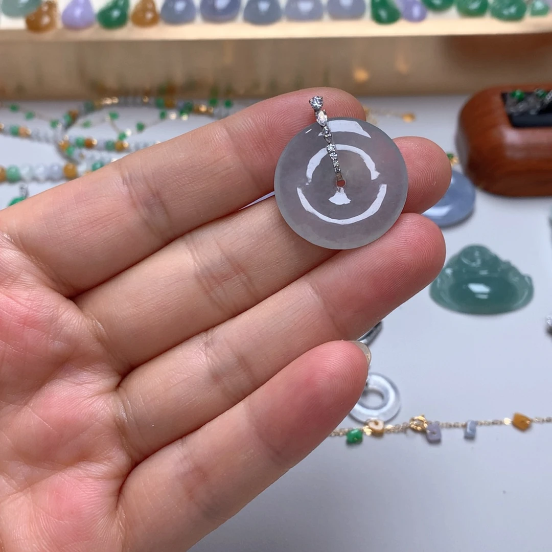 翡翠18K金镶嵌颈饰翡翠平安扣