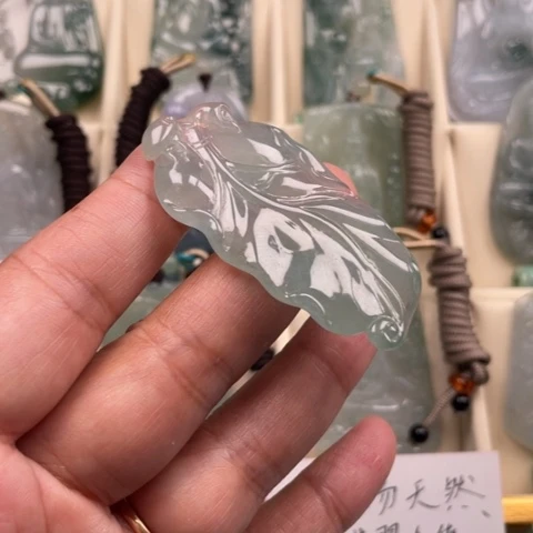 颈饰未镶嵌翡翠玉