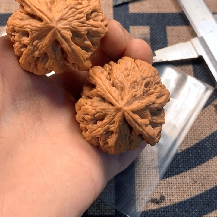 文玩核桃吊坠全品粗筋
