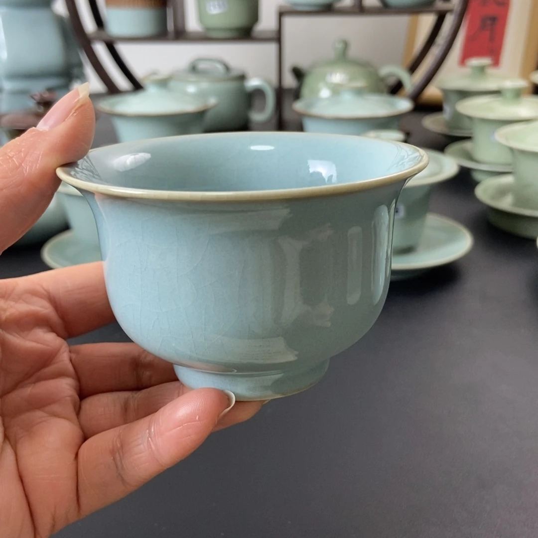 微瑕天青釉大压手杯