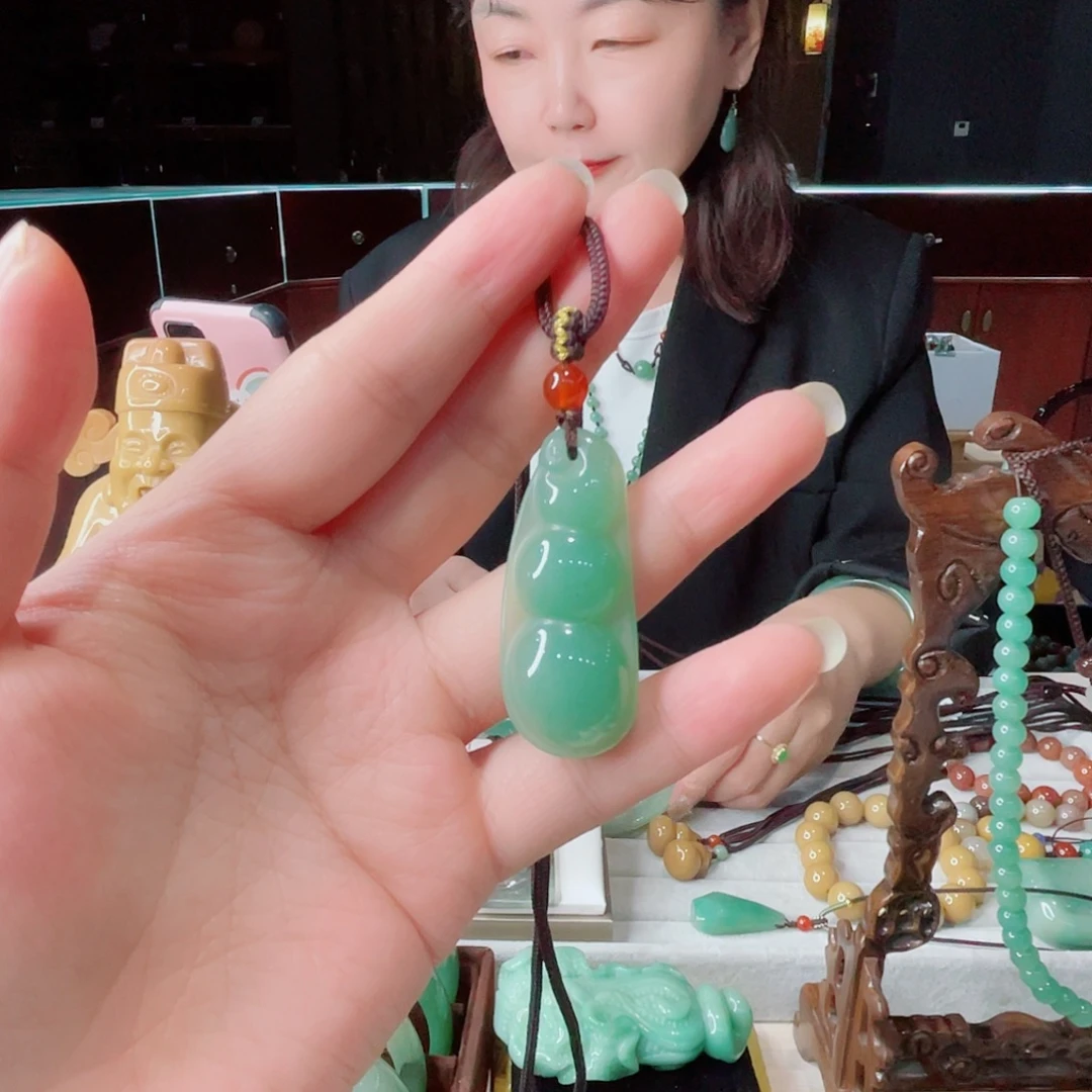 密玉（石英质玉）未镶嵌颈饰