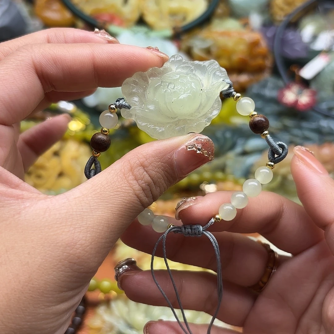 蛇纹石玉未镶嵌吊坠