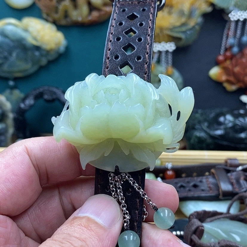 【闪购商品】蛇纹石玉未镶嵌手牌