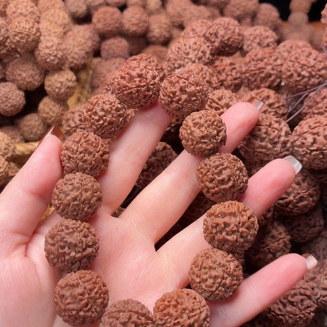 手串金刚菩提七瓣 19。  编号8