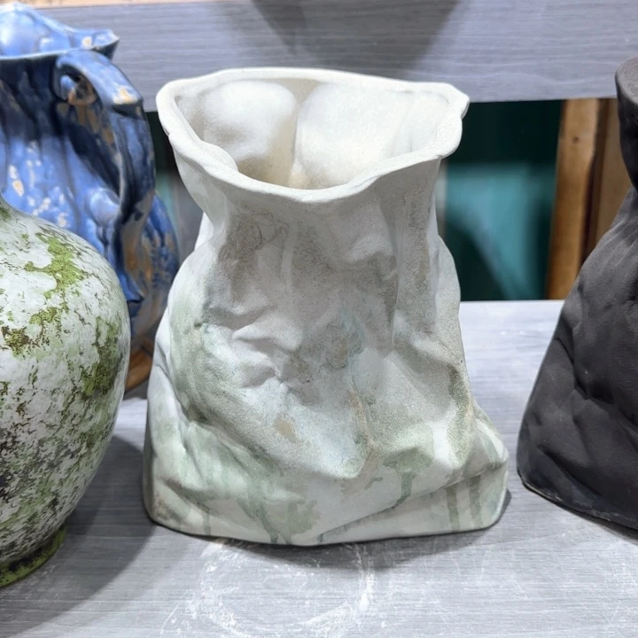 景德镇陶瓷艺术品?*