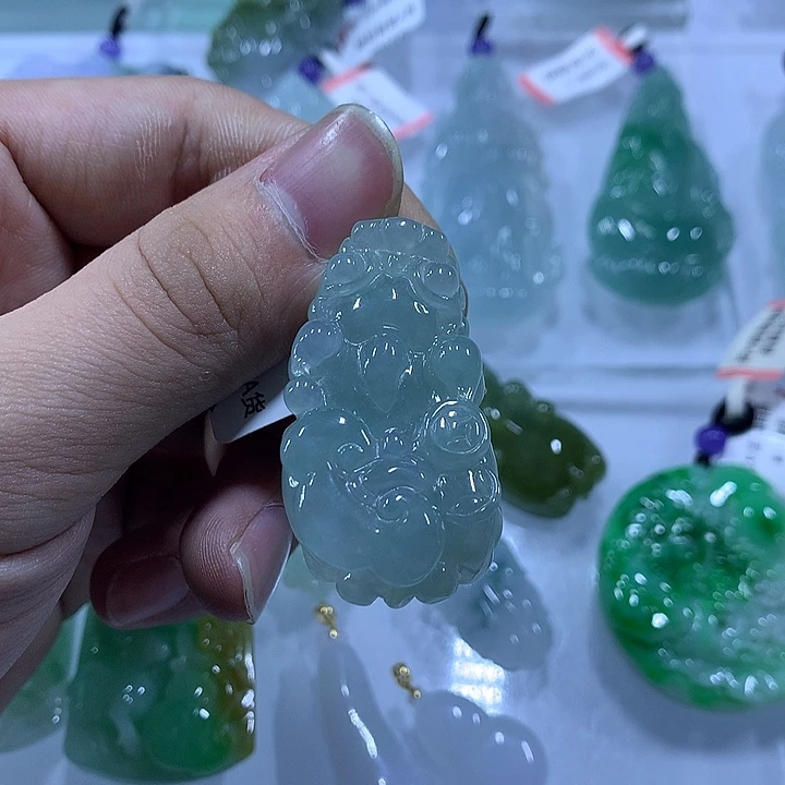 翡翠未镶嵌颈饰天然翡翠A货吊坠