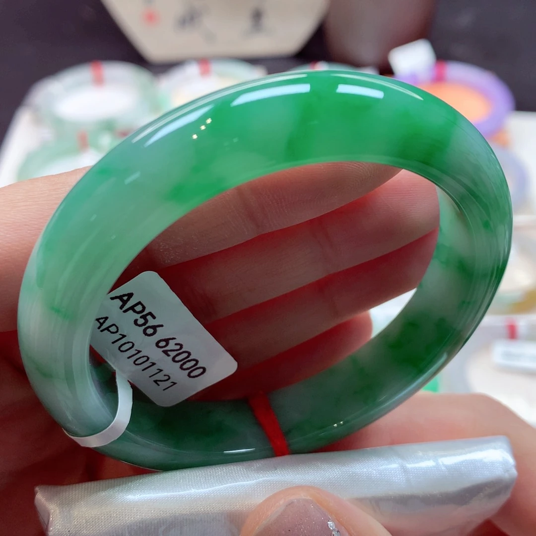 翡翠手镯未镶嵌正圈77