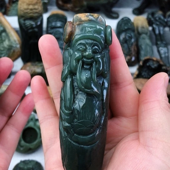 未镶嵌岫岩河磨玉（透闪石质玉）把件