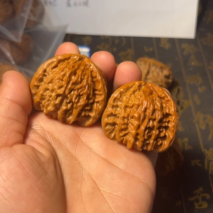 文玩核桃吊坠感***李瑕疵品白狮子拼接不退不换
