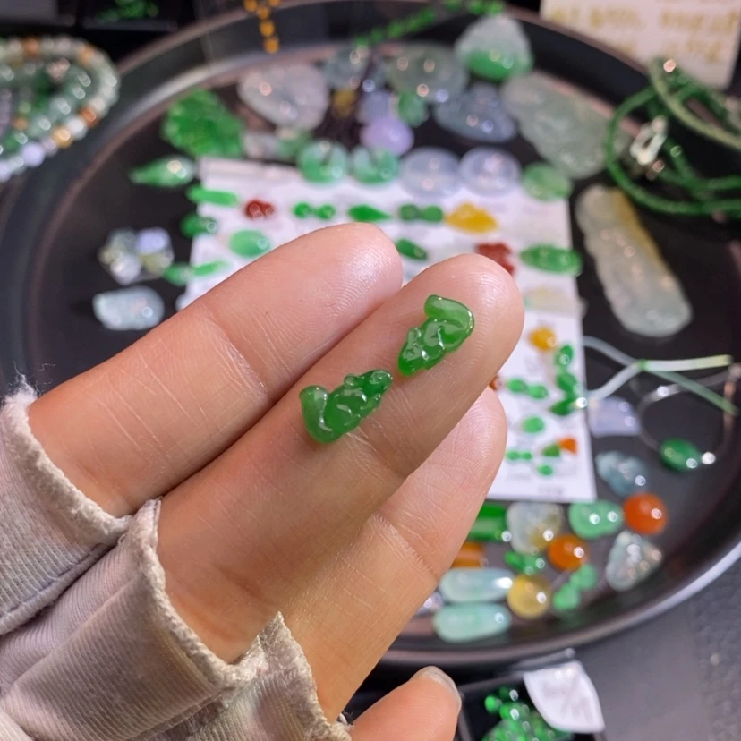 【闪购商品】翡翠挂件未镶嵌松鼠