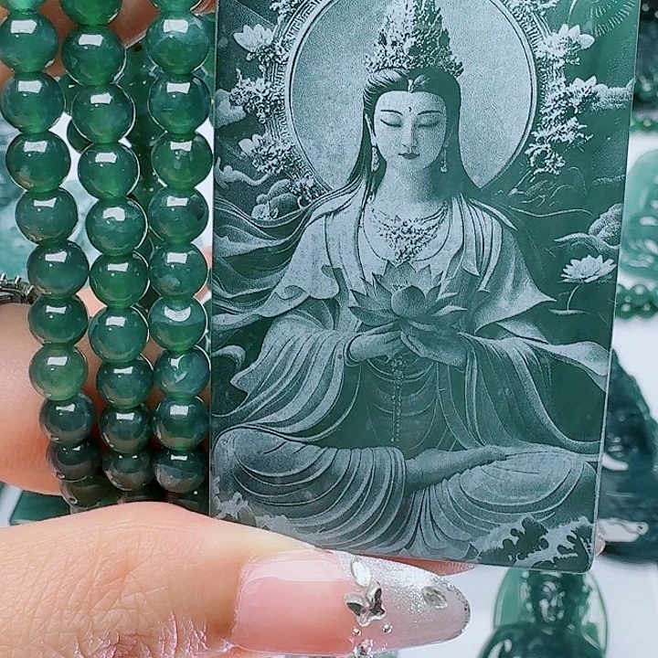 翡翠未镶嵌颈饰多样性发其一
