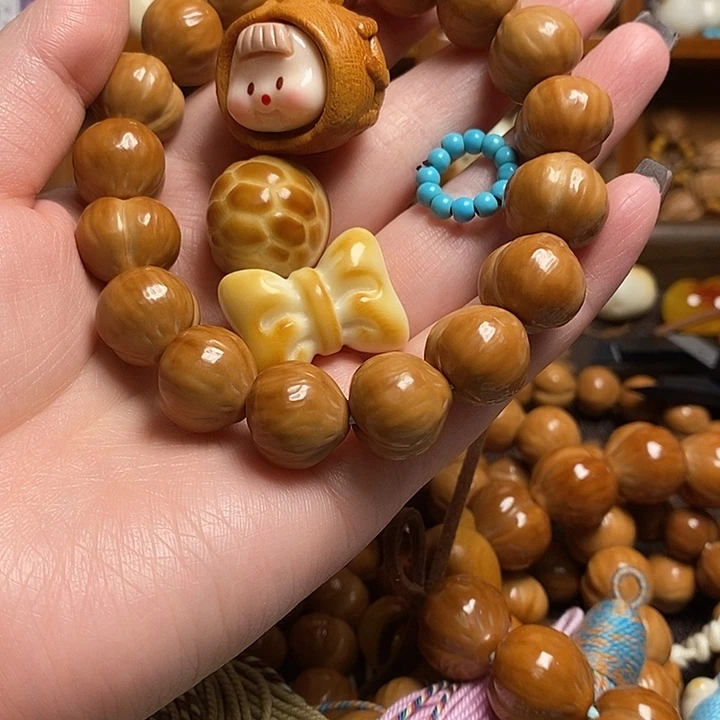 明***月手串猴头核桃牙果两颗。多妹1