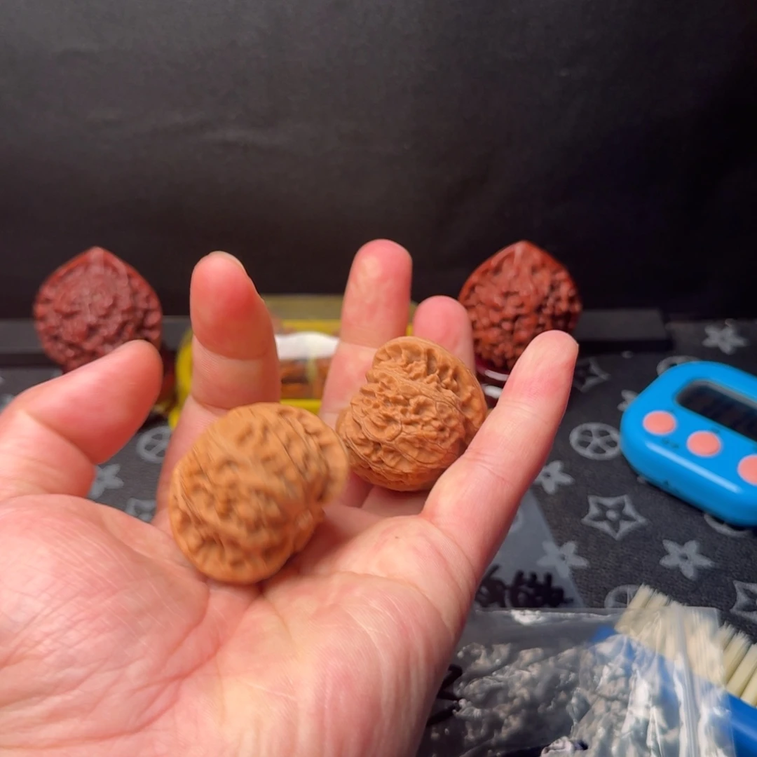 文玩核桃吊坠哈哈我也要看啊