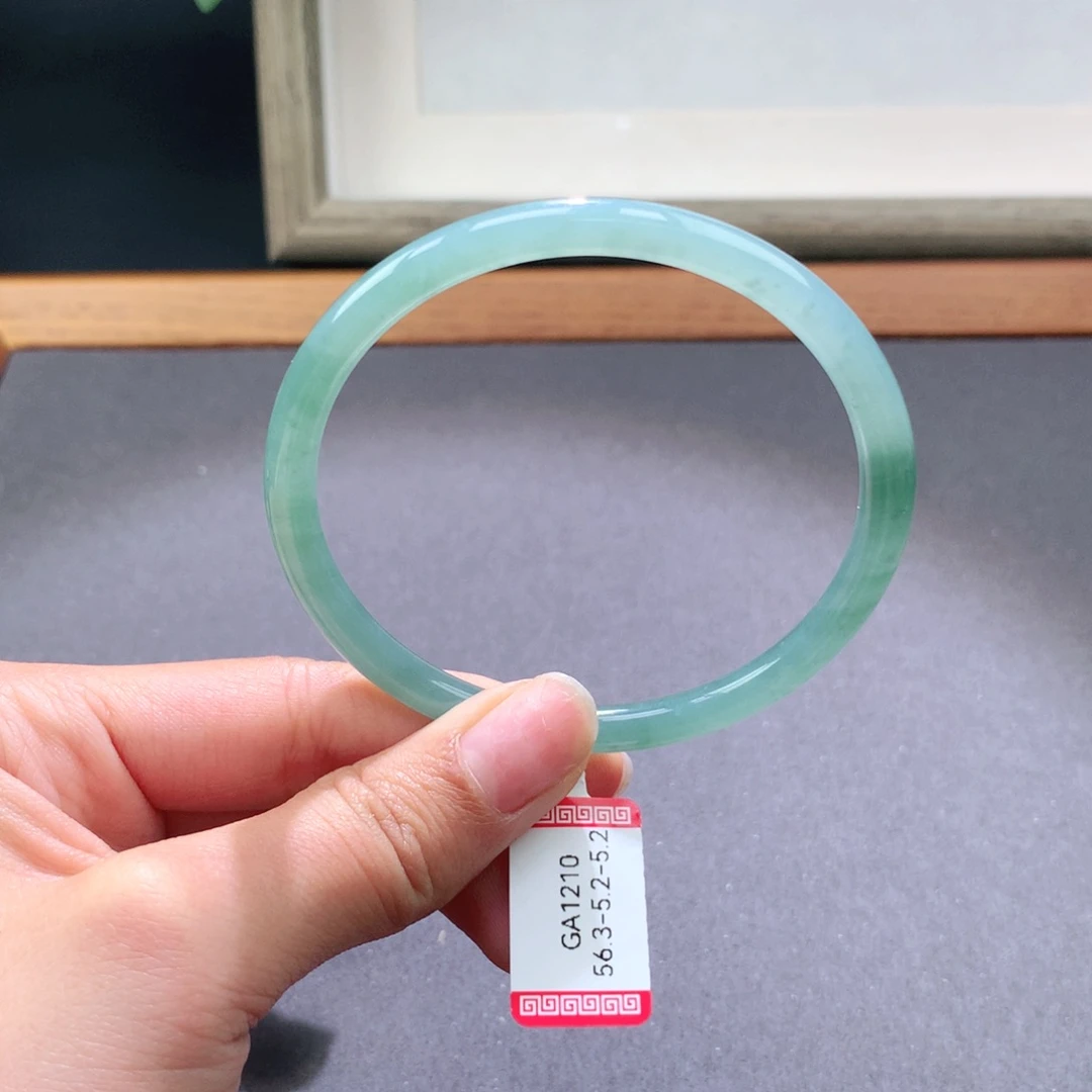 翡翠手镯未镶嵌天然翡翠手镯叮当镯