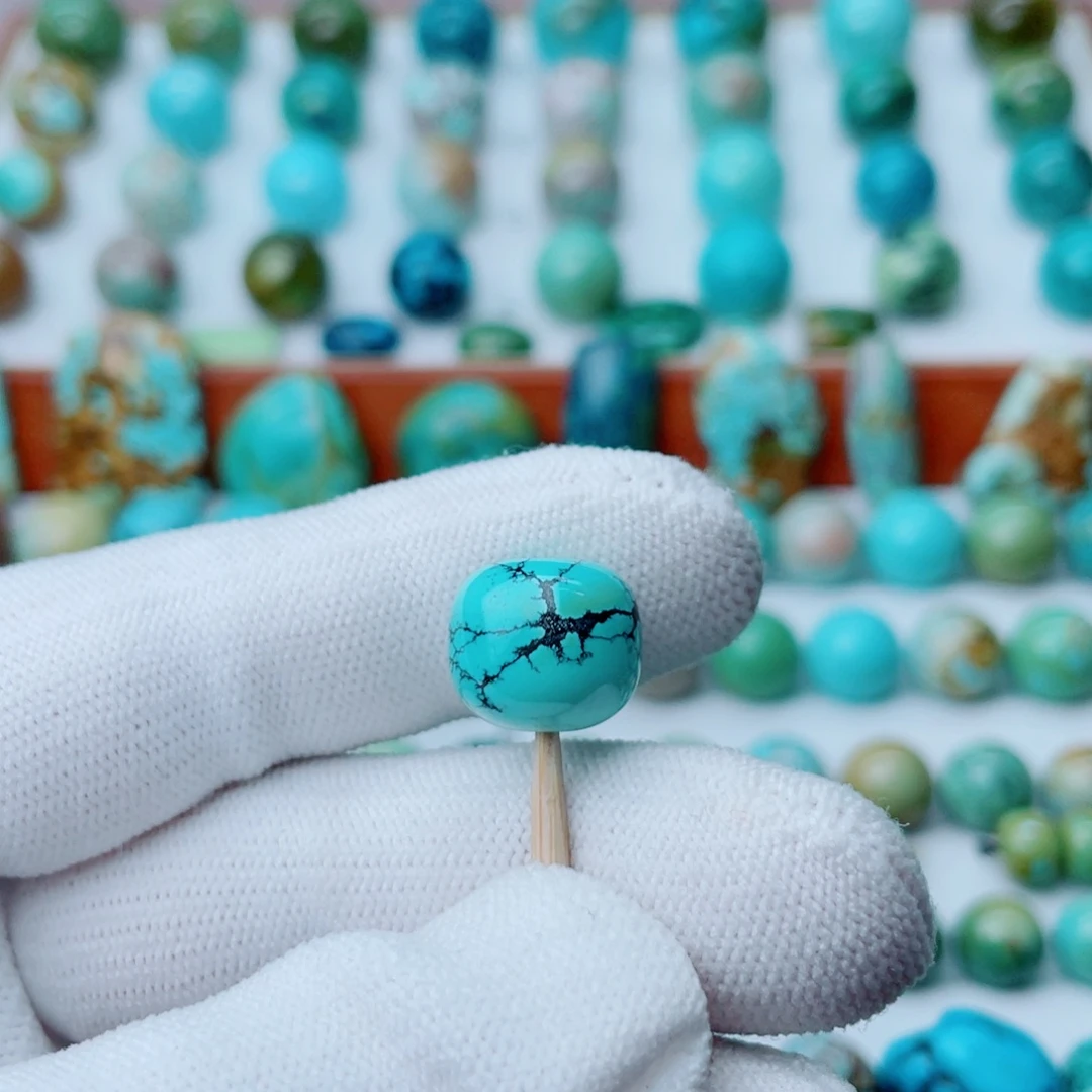 未镶嵌绿松石珠宝奇石