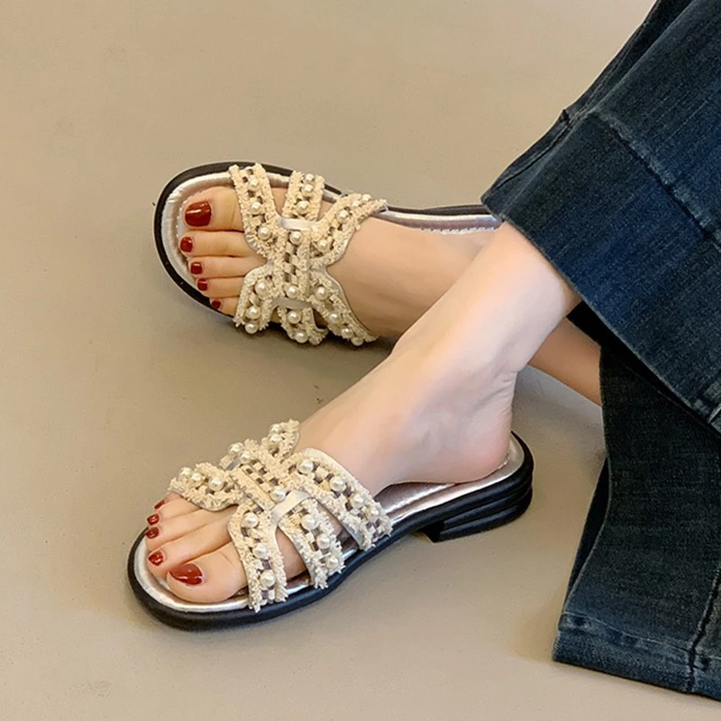 网红低跟一字拖鞋女夏外穿2025新款法式配裙子孕妇海边沙滩凉拖鞋