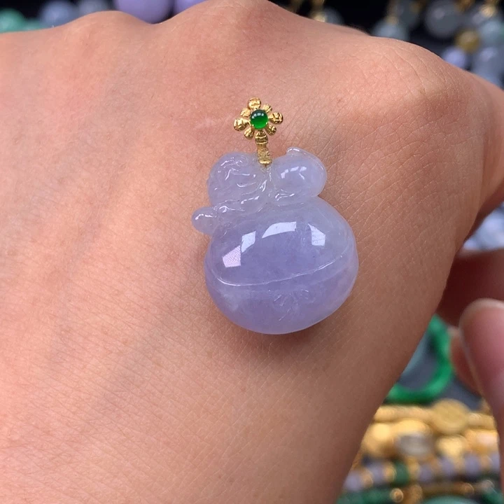 翡翠18K金镶嵌颈饰福袋