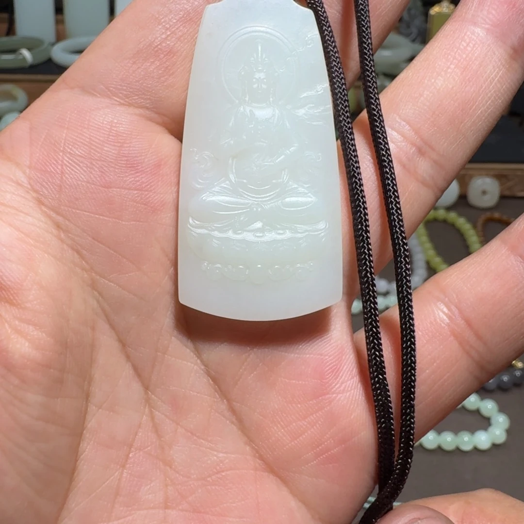 和田玉未镶嵌吊坠(赠链)