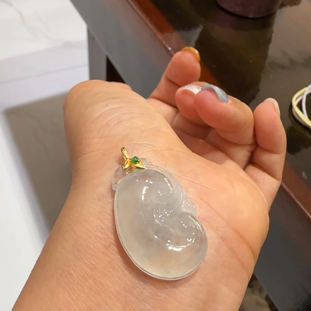颈饰18K金镶嵌翡翠如意