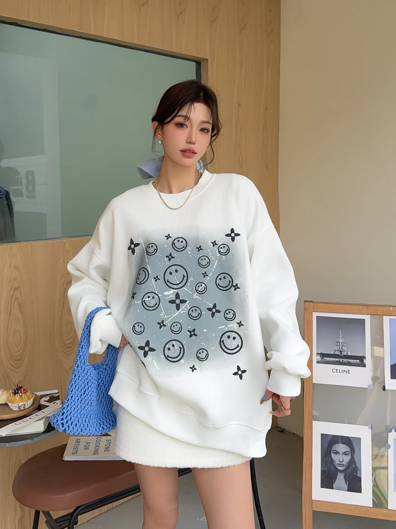 2025新款笑脸印花慵懒感大版遮屁股百搭显瘦长袖款0901