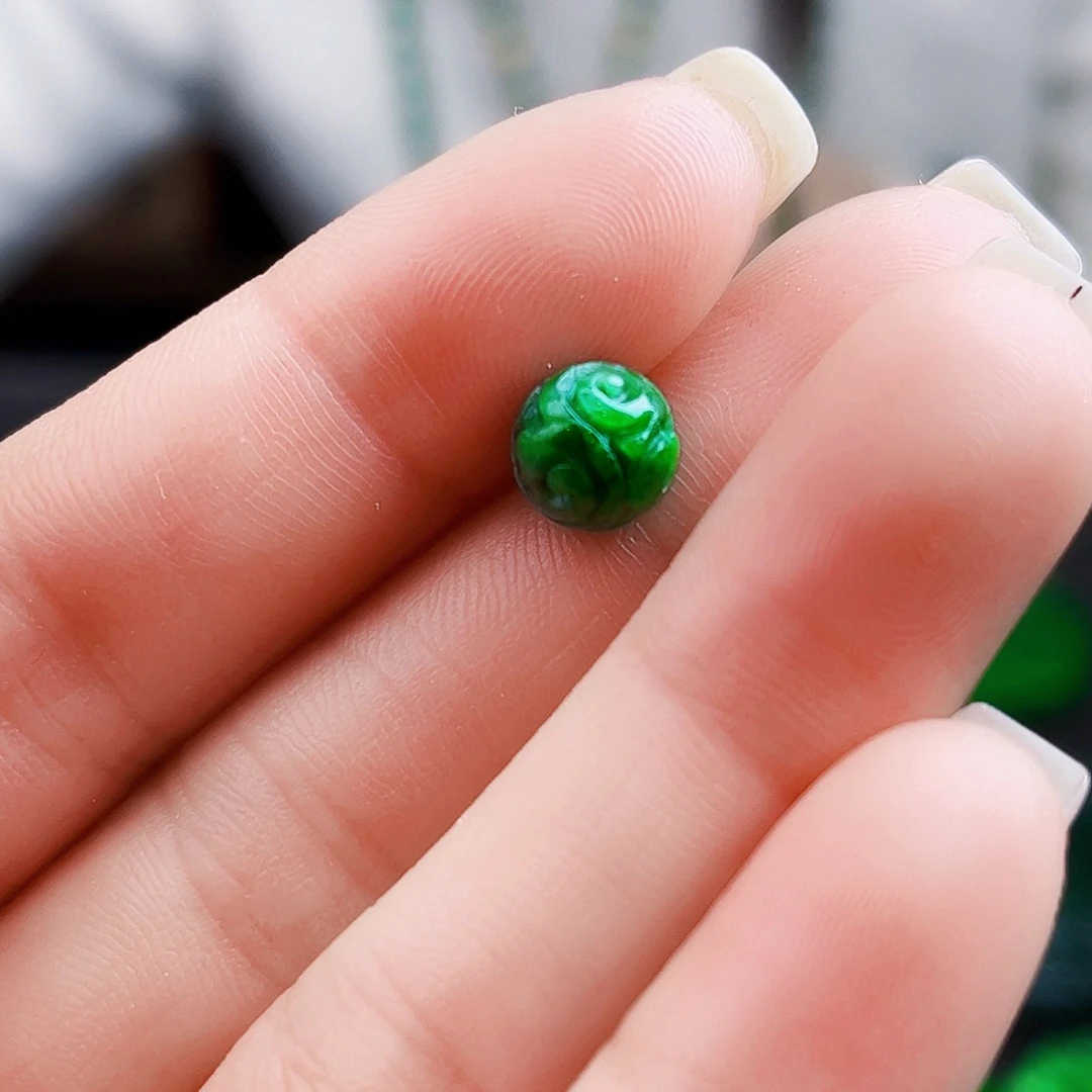 颈饰未镶嵌翡翠多样性