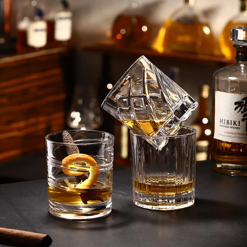 加厚旋转解压酒杯水晶玻璃个性创意网红陀螺洋酒不倒翁威士忌杯